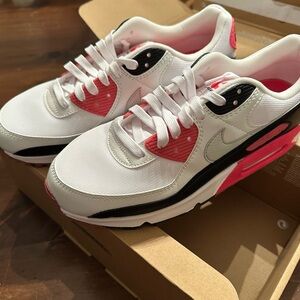 Nike Air Max White and Pink Sneakers